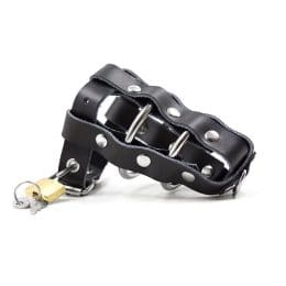 OHMAMA FETISH - LEATHER SHEATH WITH METAL RINGS AND PADLOCK 2